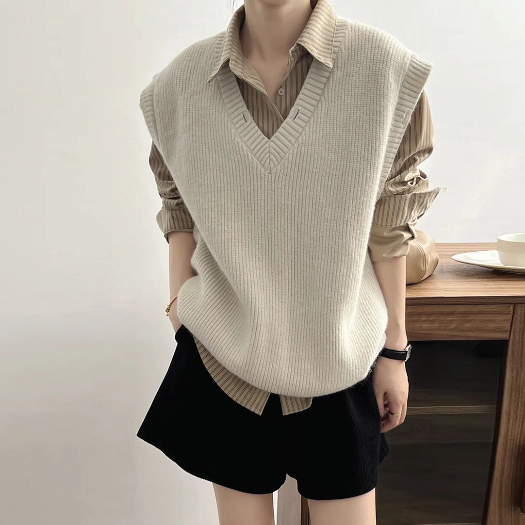 [Korean Style] V-Neck Loose Fit Solid Color Knitted Vest
