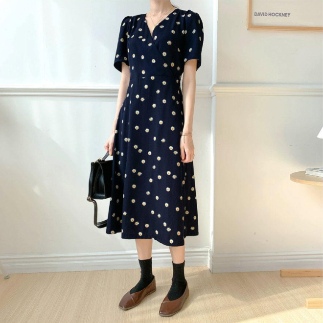 [Korean Style] Navy Dot Pattern V Dresses
