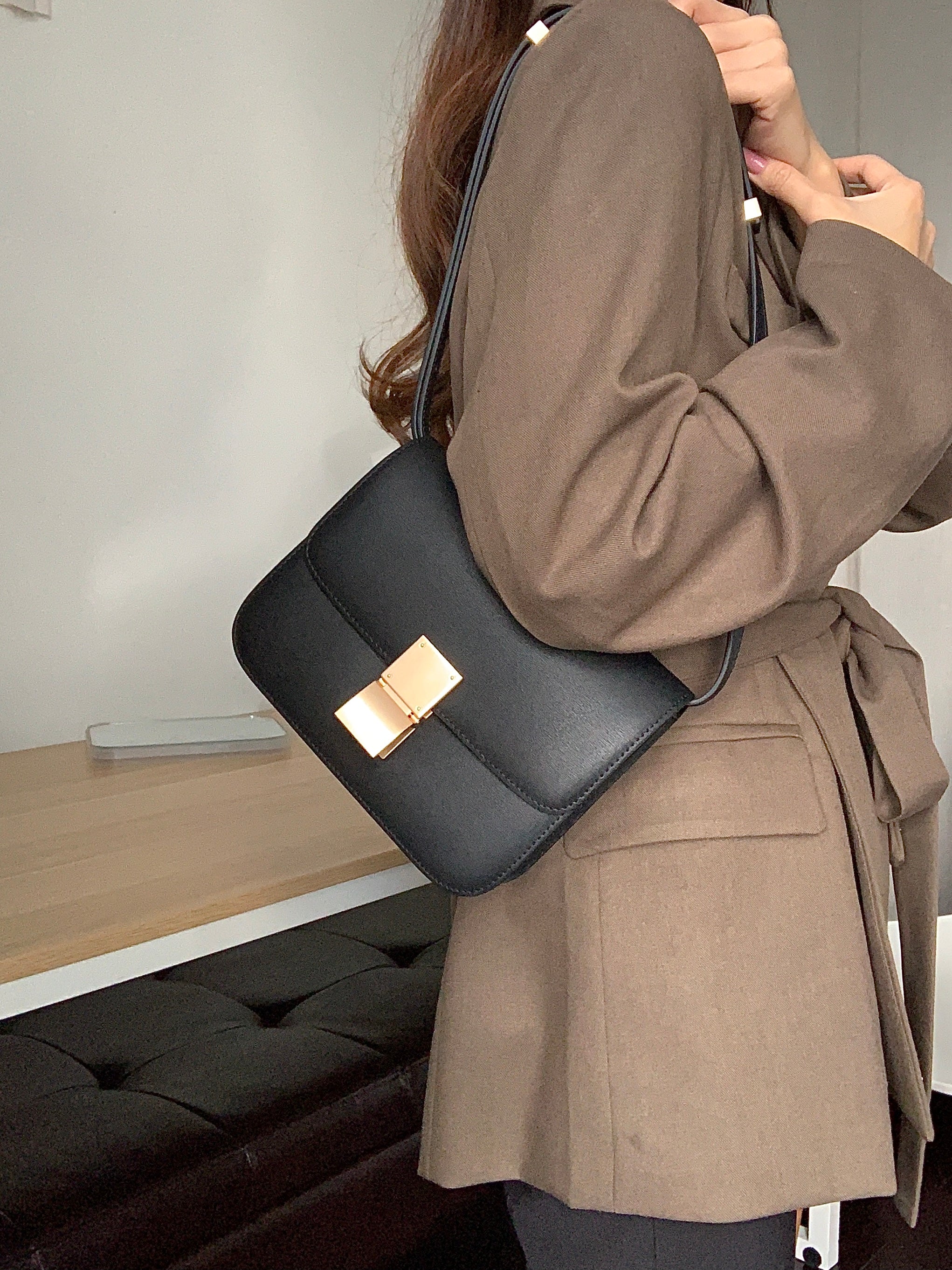 [Korean Style] Minimalistic Medium Size Liege Leather Box Bag