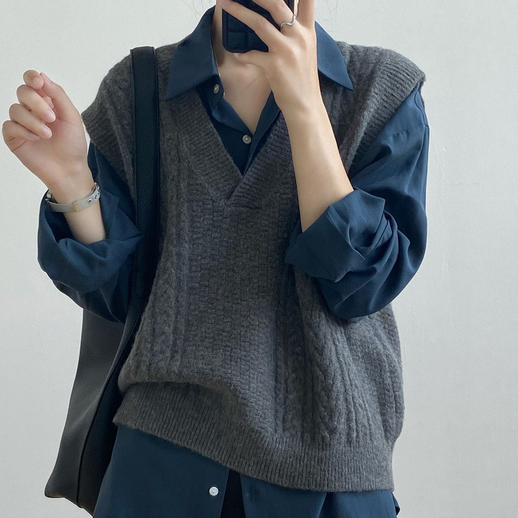 [Korean Style] Loose Fit V Neck Cable Knit Sweater Vest