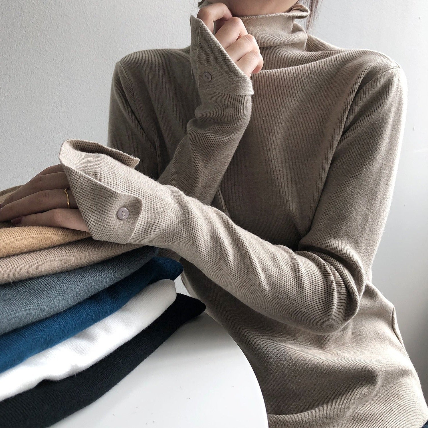 [Korean Style] Solid Color Soft Felt Flipped Sleeve Turtleneck Pullover