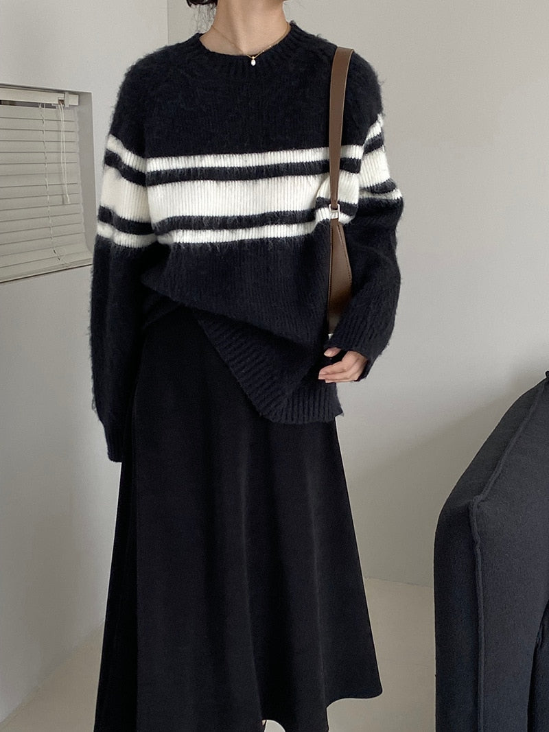 [Korean Style] Round Neck White Stripe Black Pullover Sweater