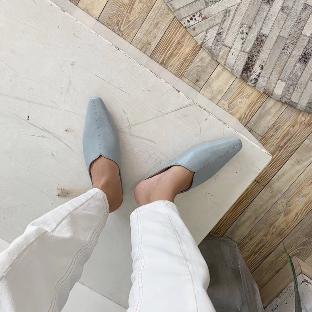 [Korean Style] Ashelie Solid Color Pointy Toe Mules