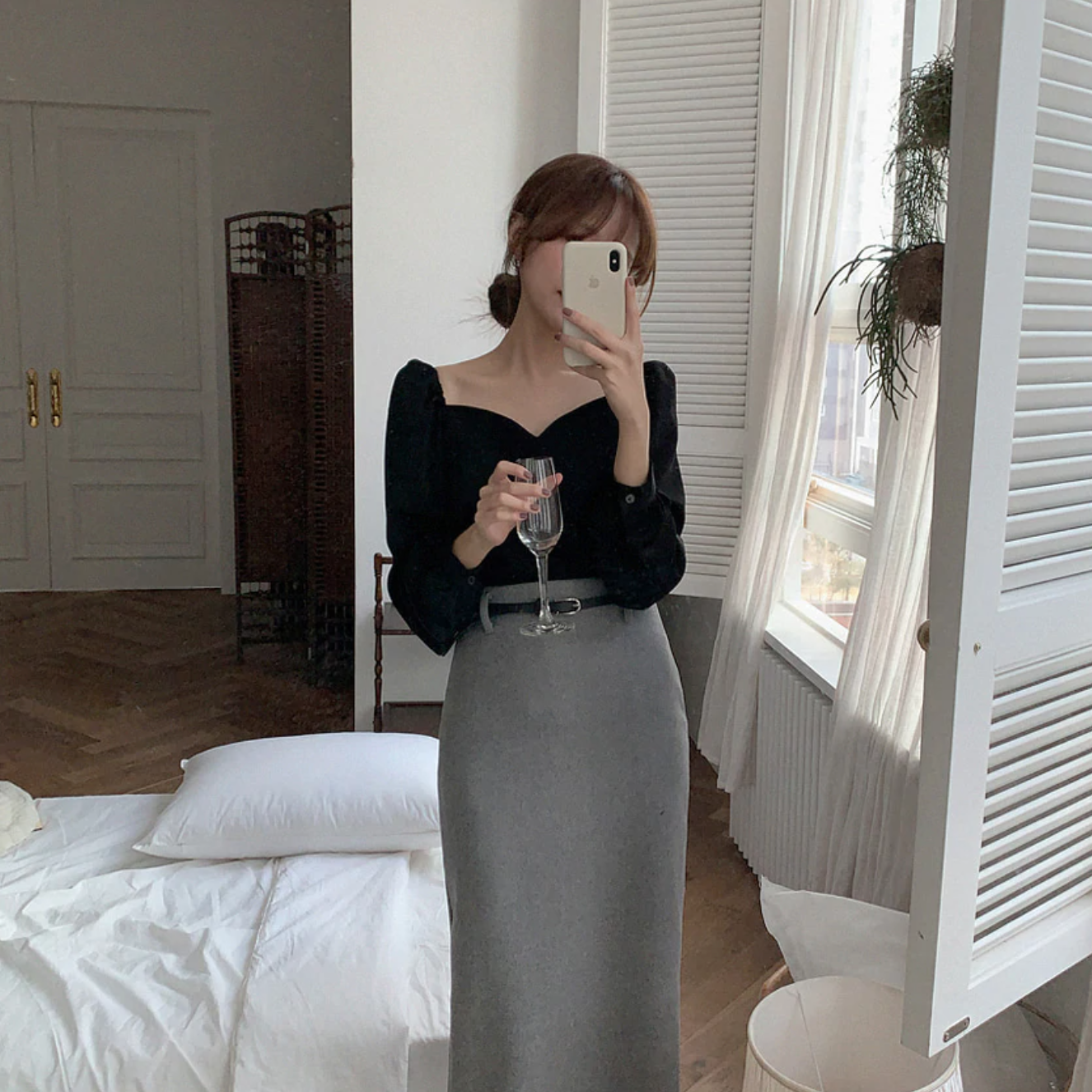[Korean Style] Gilberte Sweetheart Neckline Solid Color Blouse