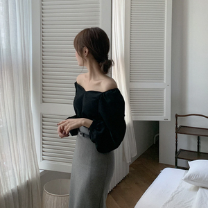 [Korean Style] Gilberte Sweetheart Neckline Solid Color Blouse