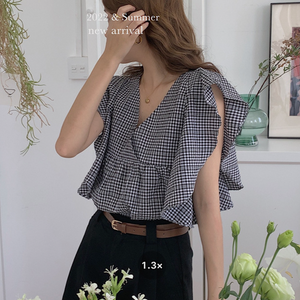 [Korean Style] Butterfly Sleeve V-neck Ruffle Blouse