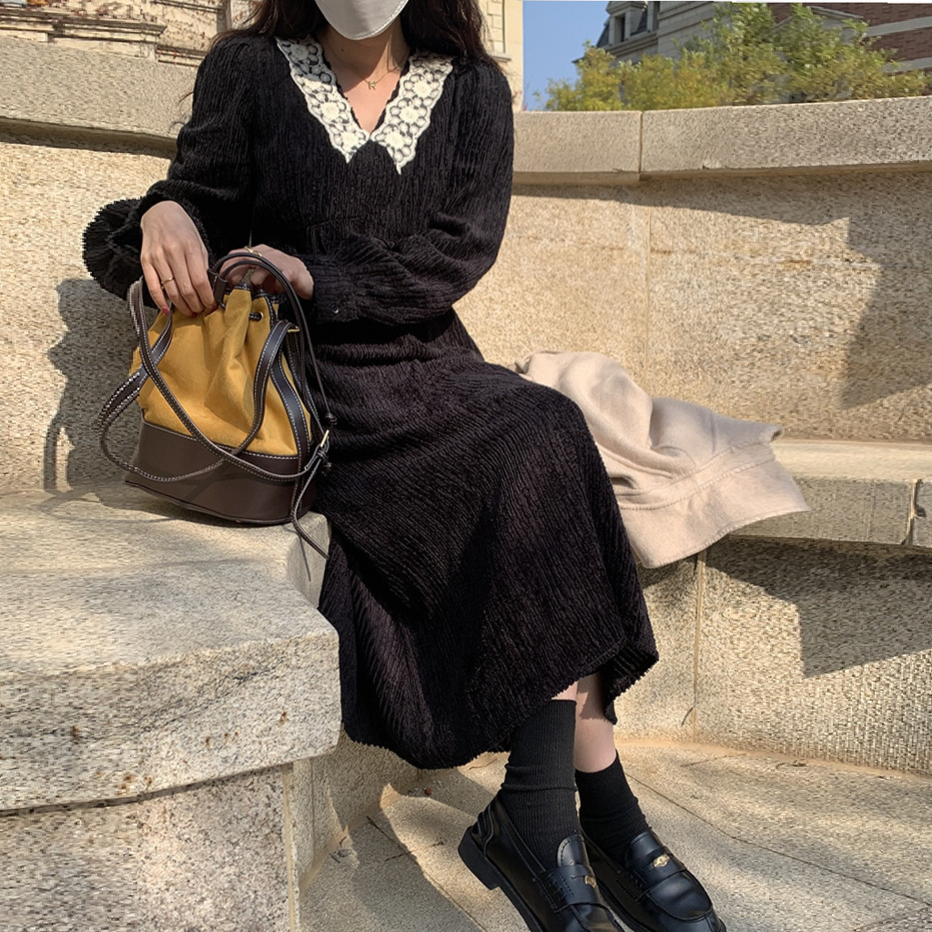 [Korean Style] Vintage Style V-neck Lace Velvet Black Midi Dress