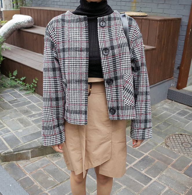 [Korean Style] Round Neck Cropped Plaid Coat