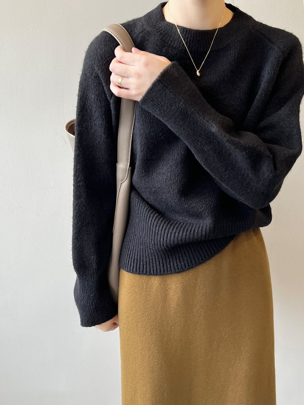 [Korean Style] 8 Color Versatile Soft Felt Round Neck Sweater