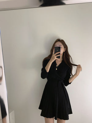 [Korean Style] Meerin V-neck Knit Mini Dress