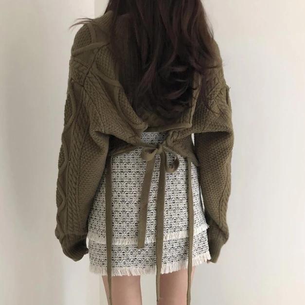 [Korean Style] Gigi Ribbon Cropped Knit Top