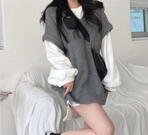 [Korean Style] Oversized V-neckline Knit Vest White Puff Sleeve Cotton T-shirt