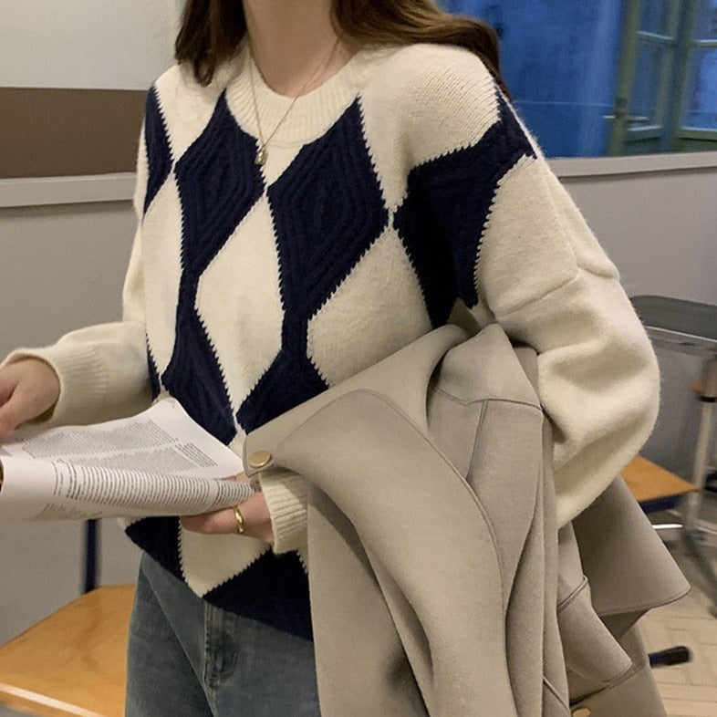 [Korean Style] Contrast Color Round Neck Diamond Knit Sweater