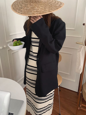 [Korean Style] Black & Off-white Sleeveless Striped Knit Dress