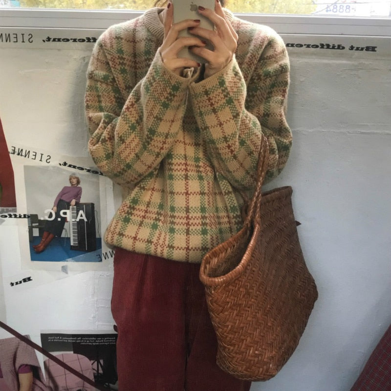 [Korean Style] Niki Plaid Pattern Round Neck Knit